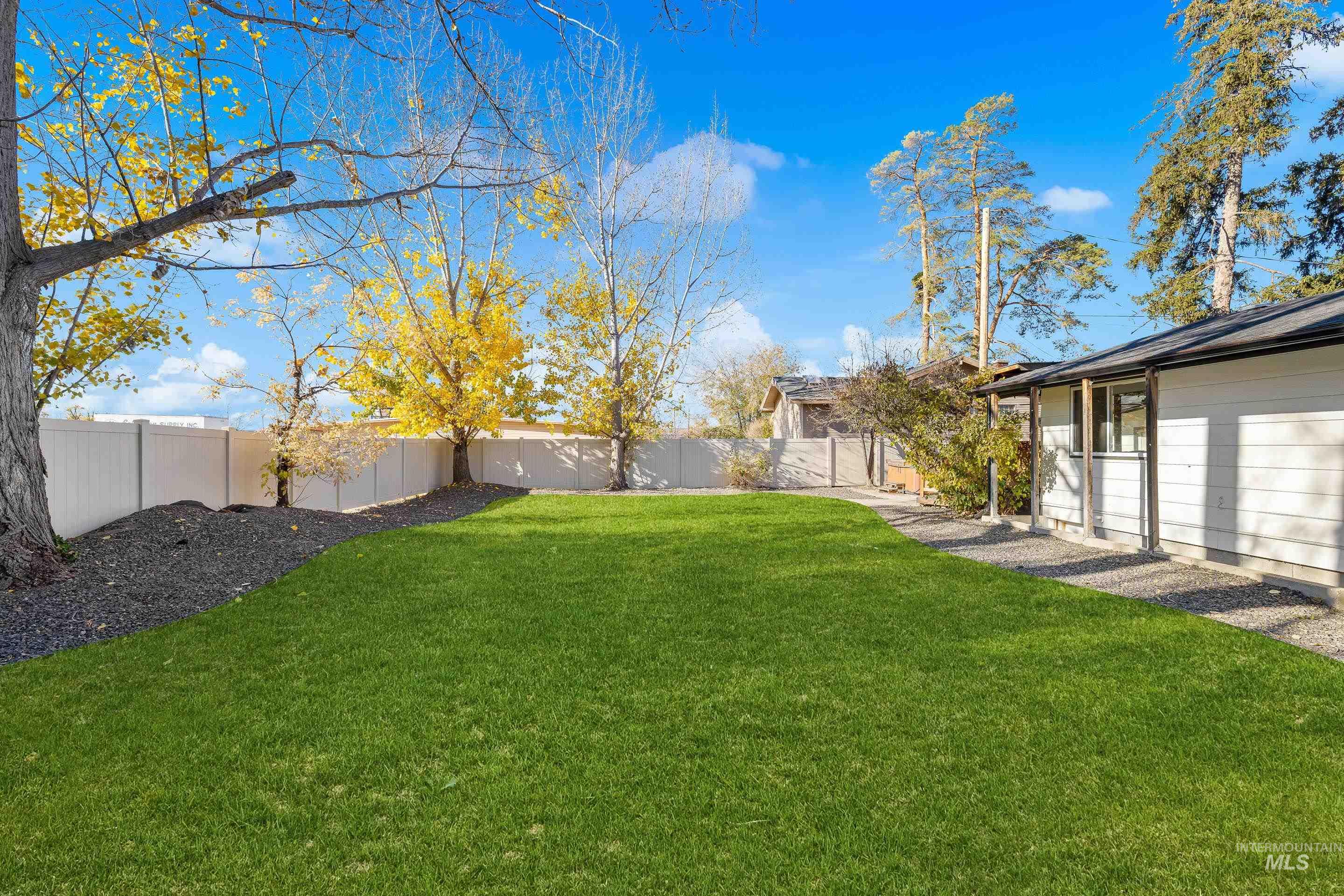 621 W Broadway Ave, Meridian, Idaho 83642, 4 Bedrooms, 3 Bathrooms, Residential For Sale, Price $574,900, 98967810