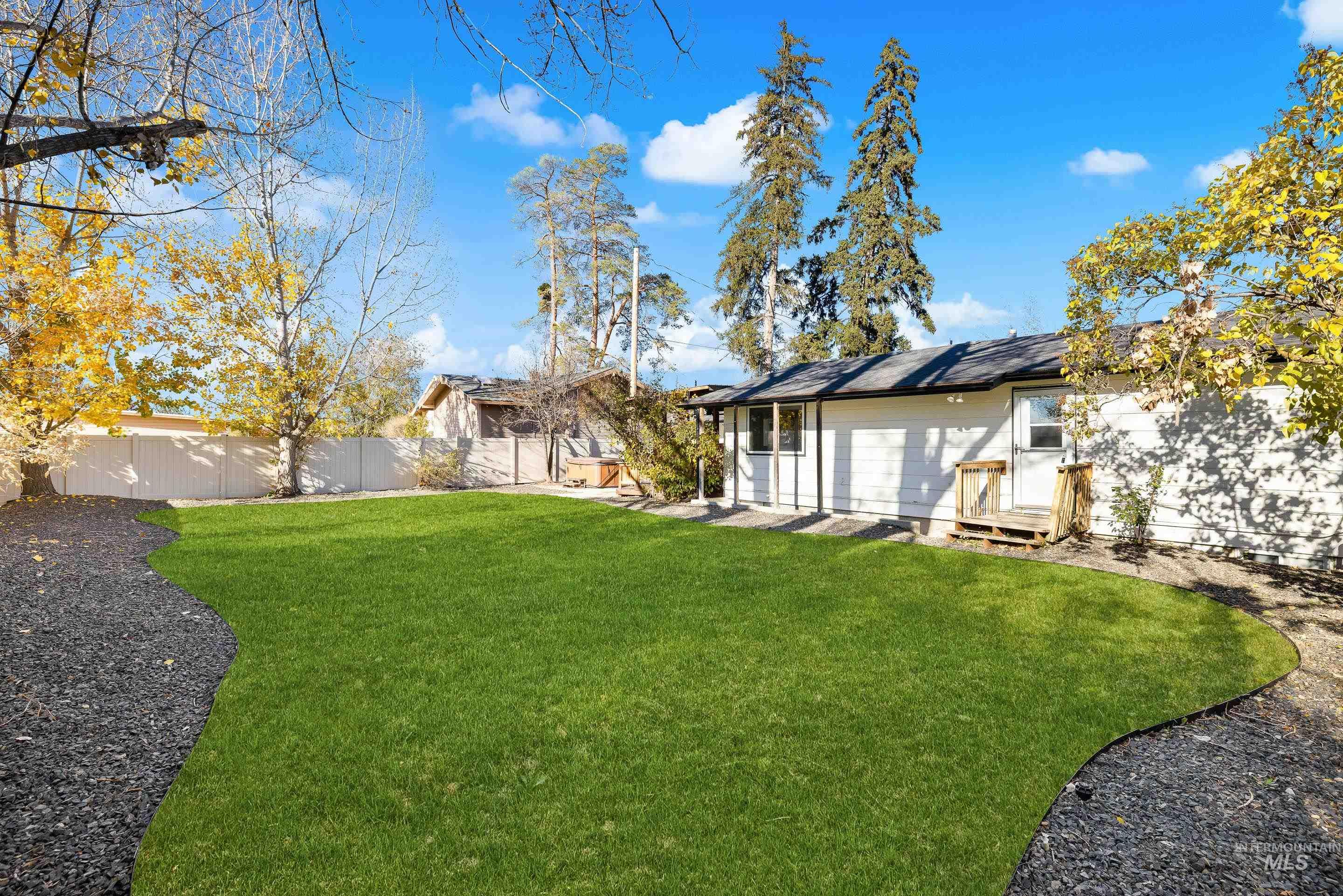 621 W Broadway Ave, Meridian, Idaho 83642, 4 Bedrooms, 3 Bathrooms, Residential For Sale, Price $574,900, 98967810