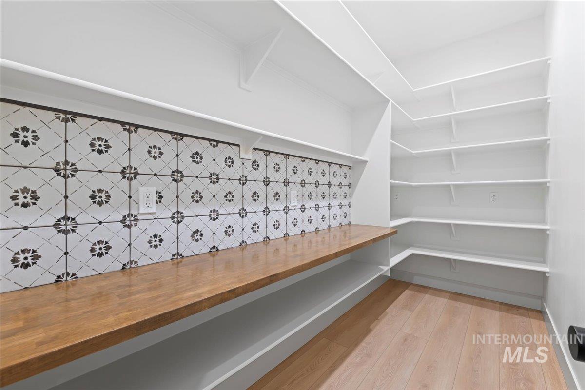 1360 Jordan Ln, Emmett, Idaho 83617, 3 Bedrooms, 3.5 Bathrooms, Residential For Sale, Price $995,000, 98967812