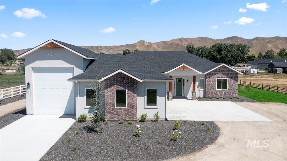 1360 Jordan Ln, Emmett, Idaho 83617, 3 Bedrooms, 3.5 Bathrooms, Residential For Sale, Price $995,000, 98967812