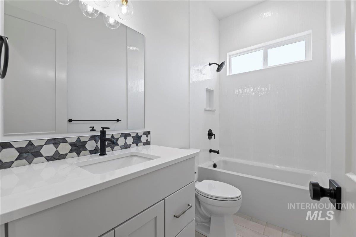 1360 Jordan Ln, Emmett, Idaho 83617, 3 Bedrooms, 3.5 Bathrooms, Residential For Sale, Price $995,000, 98967812