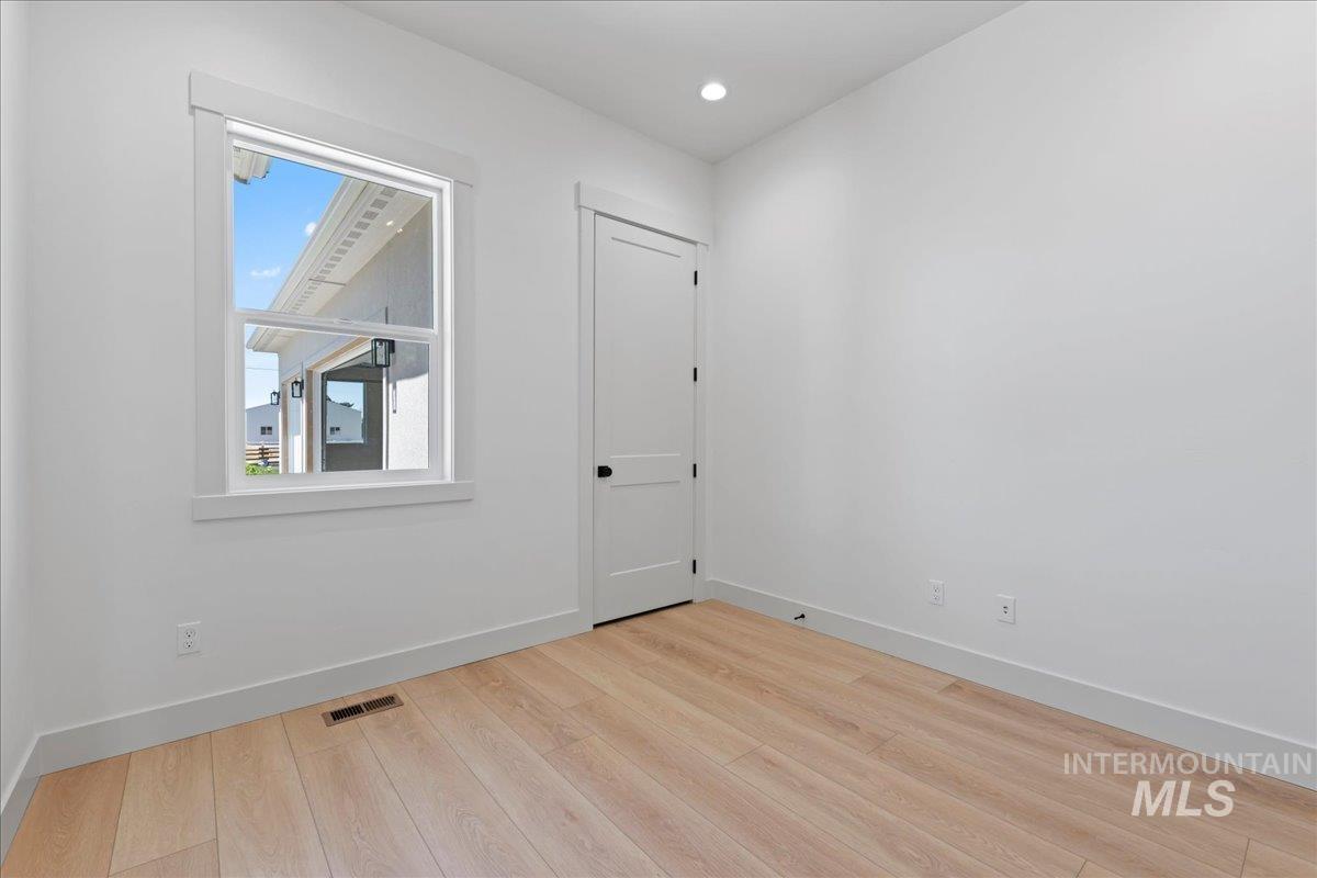 1360 Jordan Ln, Emmett, Idaho 83617, 3 Bedrooms, 3.5 Bathrooms, Residential For Sale, Price $995,000, 98967812