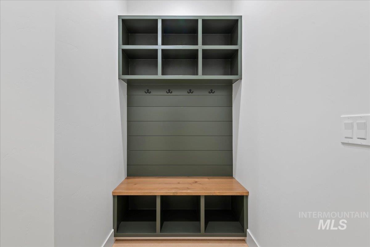 1360 Jordan Ln, Emmett, Idaho 83617, 3 Bedrooms, 3.5 Bathrooms, Residential For Sale, Price $995,000, 98967812