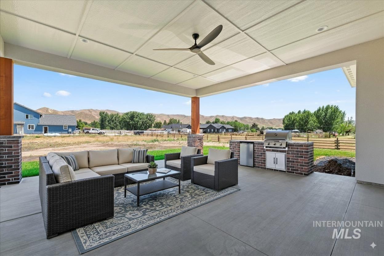 1360 Jordan Ln, Emmett, Idaho 83617, 3 Bedrooms, 3.5 Bathrooms, Residential For Sale, Price $995,000, 98967812