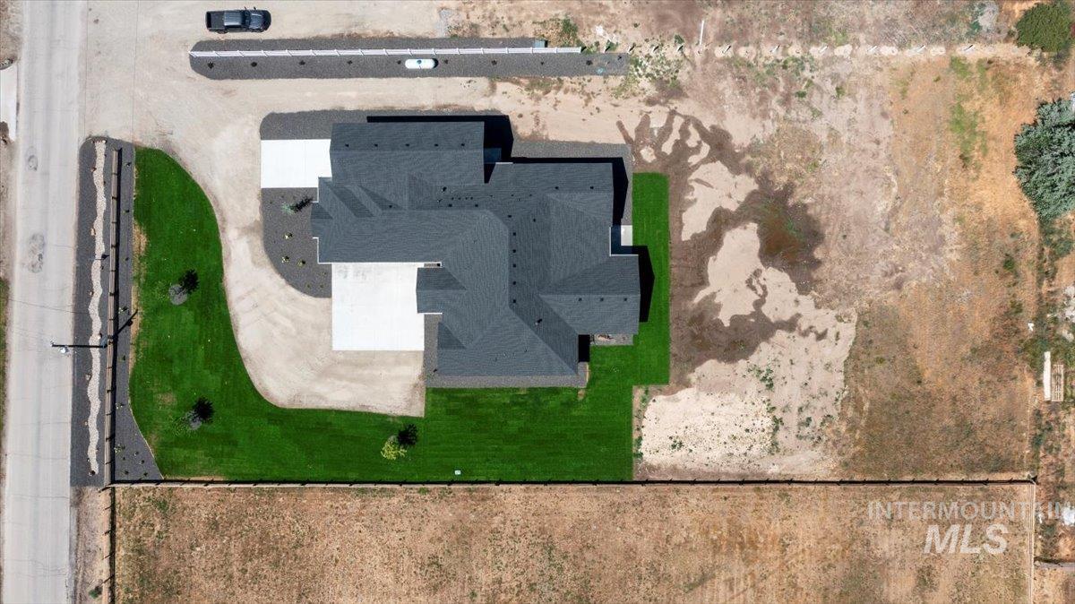 1360 Jordan Ln, Emmett, Idaho 83617, 3 Bedrooms, 3.5 Bathrooms, Residential For Sale, Price $995,000, 98967812