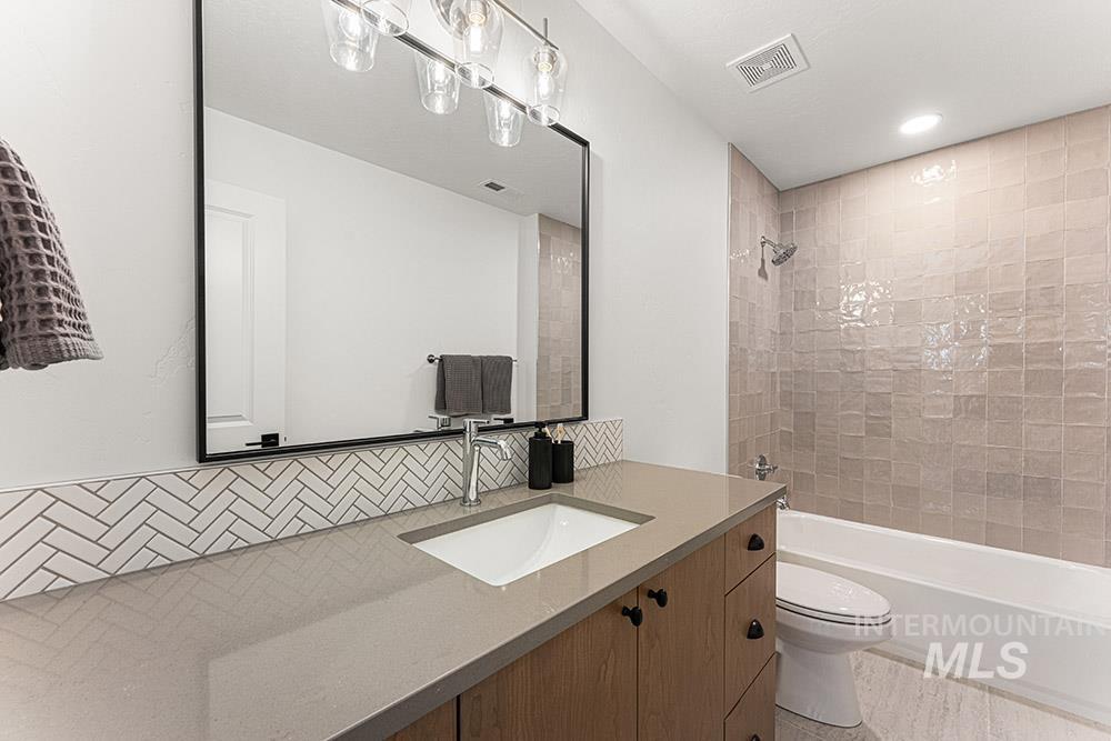 3552 W Anderson St, Boise, Idaho 83703, 4 Bedrooms, 3.5 Bathrooms, Residential For Sale, Price $639,900, 98967823