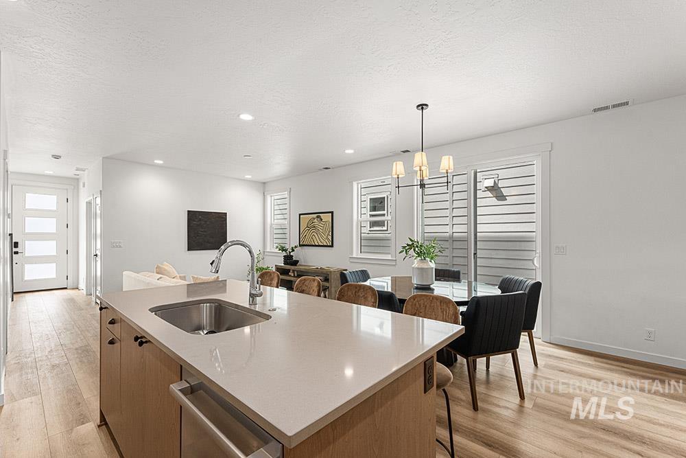 3552 W Anderson St, Boise, Idaho 83703, 4 Bedrooms, 3.5 Bathrooms, Residential For Sale, Price $639,900, 98967823