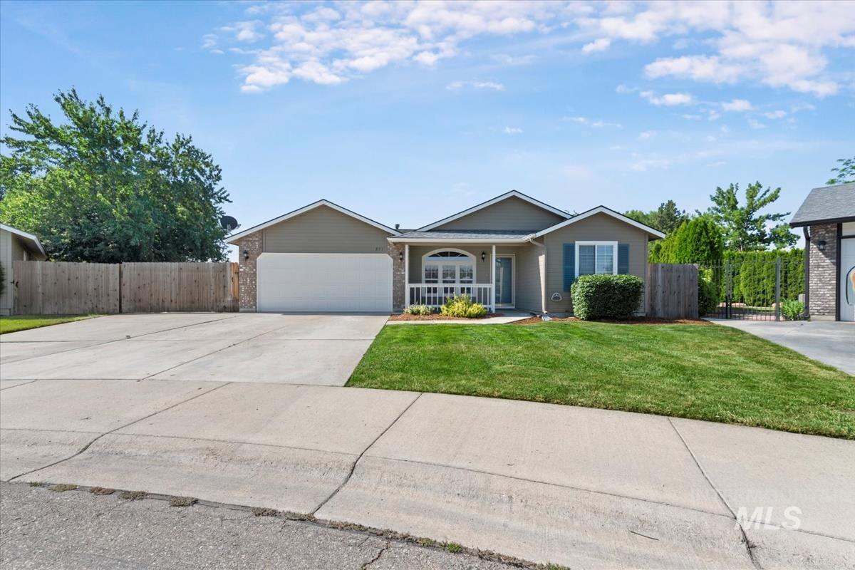 931 N Maple Creek Ave, Meridian, Idaho 83642, 3 Bedrooms, 2 Bathrooms, Residential For Sale, Price $410,000, 98967835
