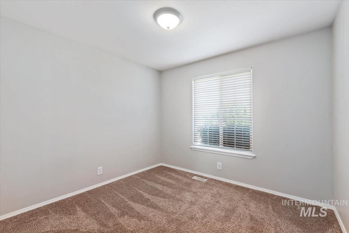 931 N Maple Creek Ave, Meridian, Idaho 83642, 3 Bedrooms, 2 Bathrooms, Residential For Sale, Price $410,000, 98967835