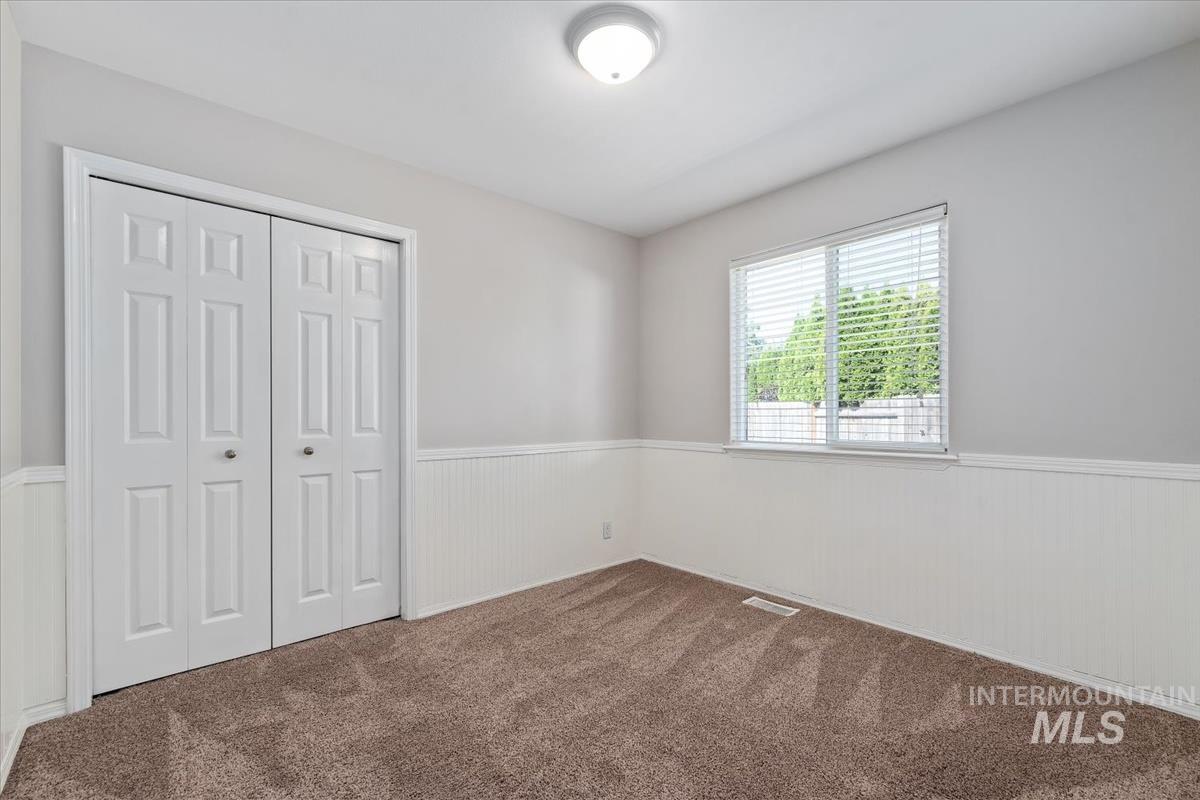 931 N Maple Creek Ave, Meridian, Idaho 83642, 3 Bedrooms, 2 Bathrooms, Residential For Sale, Price $410,000, 98967835