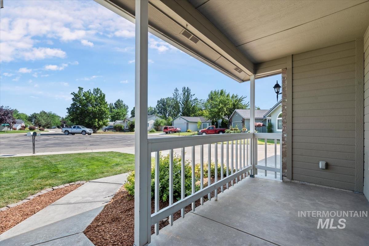 931 N Maple Creek Ave, Meridian, Idaho 83642, 3 Bedrooms, 2 Bathrooms, Residential For Sale, Price $410,000, 98967835