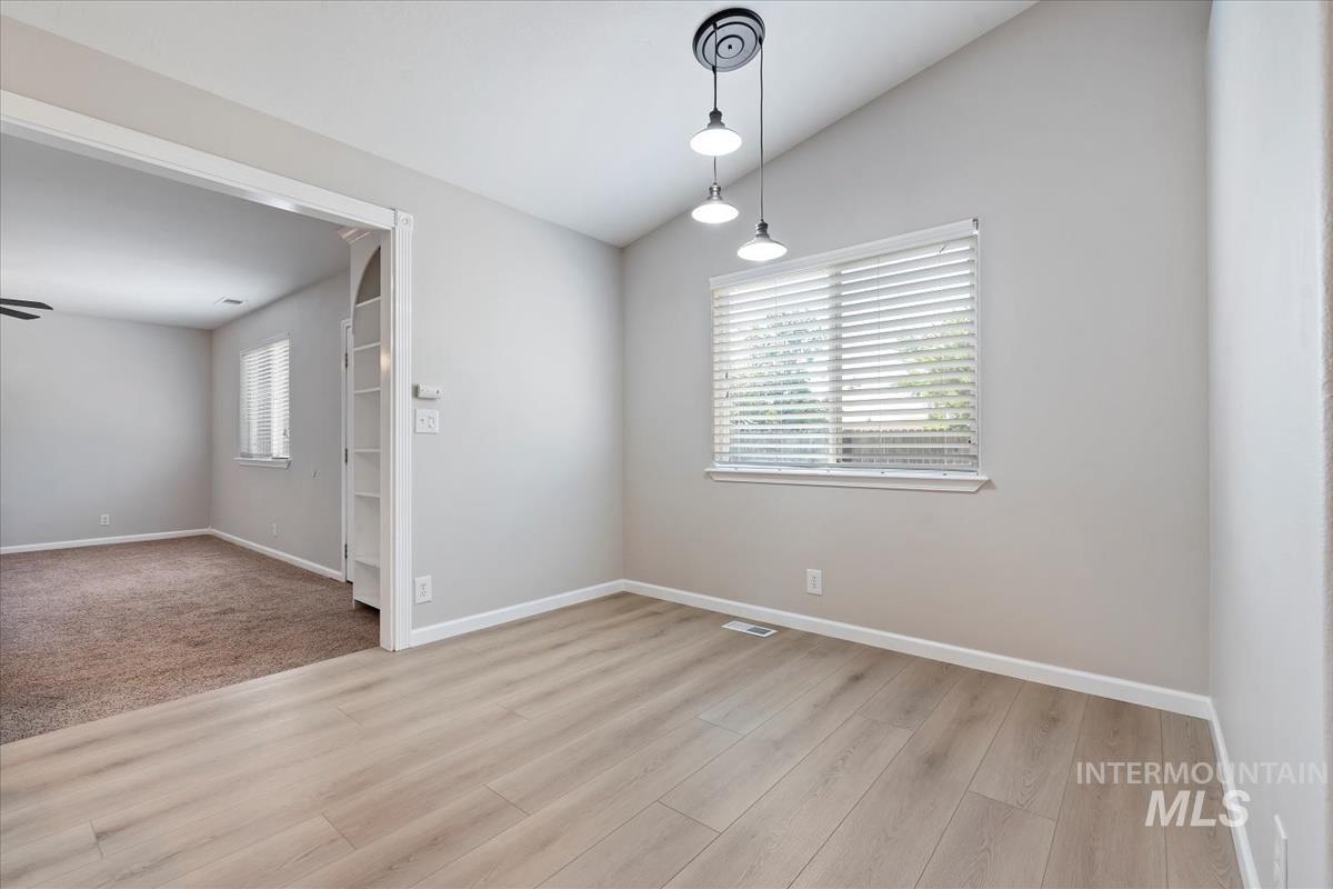 931 N Maple Creek Ave, Meridian, Idaho 83642, 3 Bedrooms, 2 Bathrooms, Residential For Sale, Price $410,000, 98967835