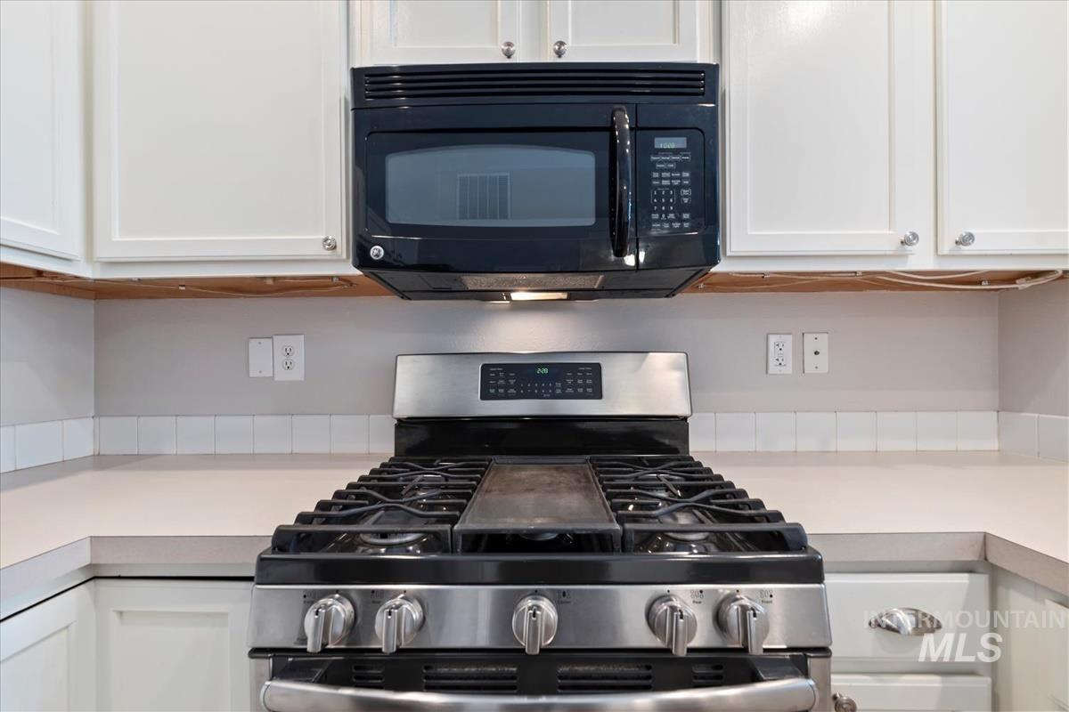 931 N Maple Creek Ave, Meridian, Idaho 83642, 3 Bedrooms, 2 Bathrooms, Residential For Sale, Price $410,000, 98967835