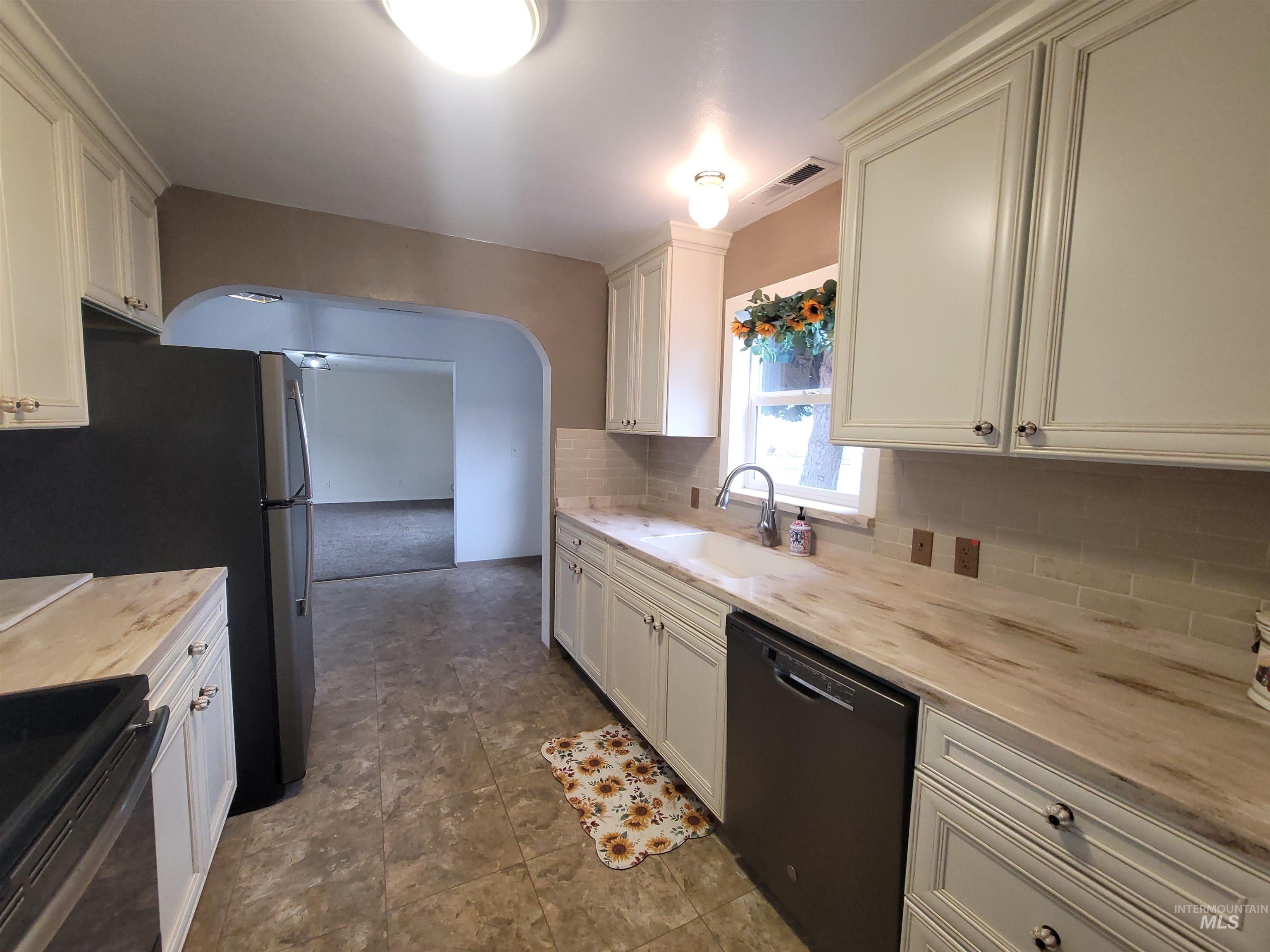 3719 16th St., Lewiston, Idaho 83501, 3 Bedrooms, 1 Bathroom, Residential For Sale, Price $399,000, 98967847