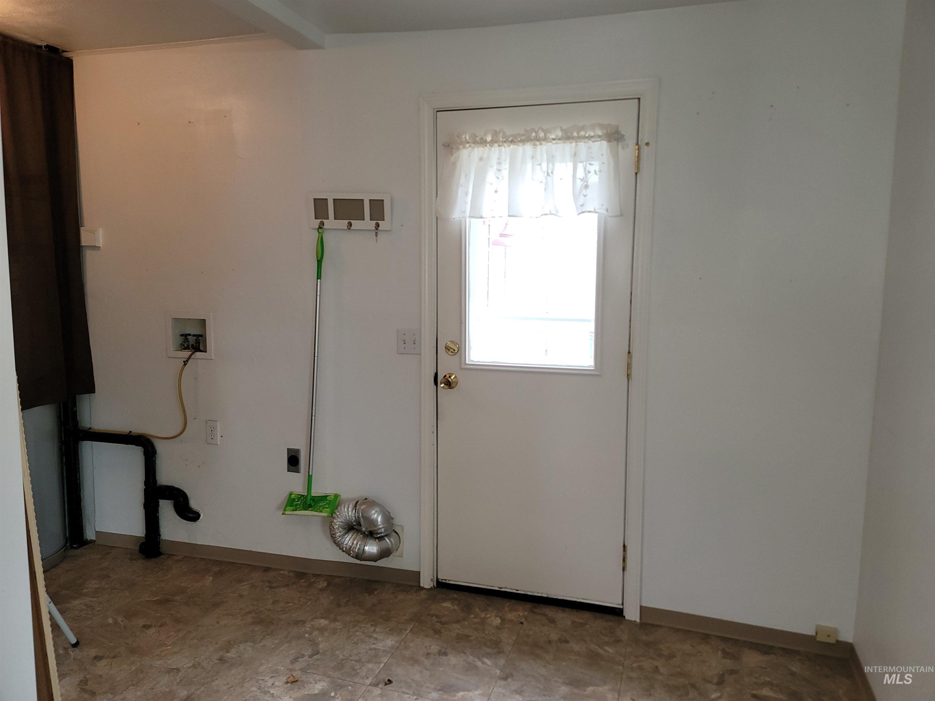 3719 16th St., Lewiston, Idaho 83501, 3 Bedrooms, 1 Bathroom, Residential For Sale, Price $399,000, 98967847