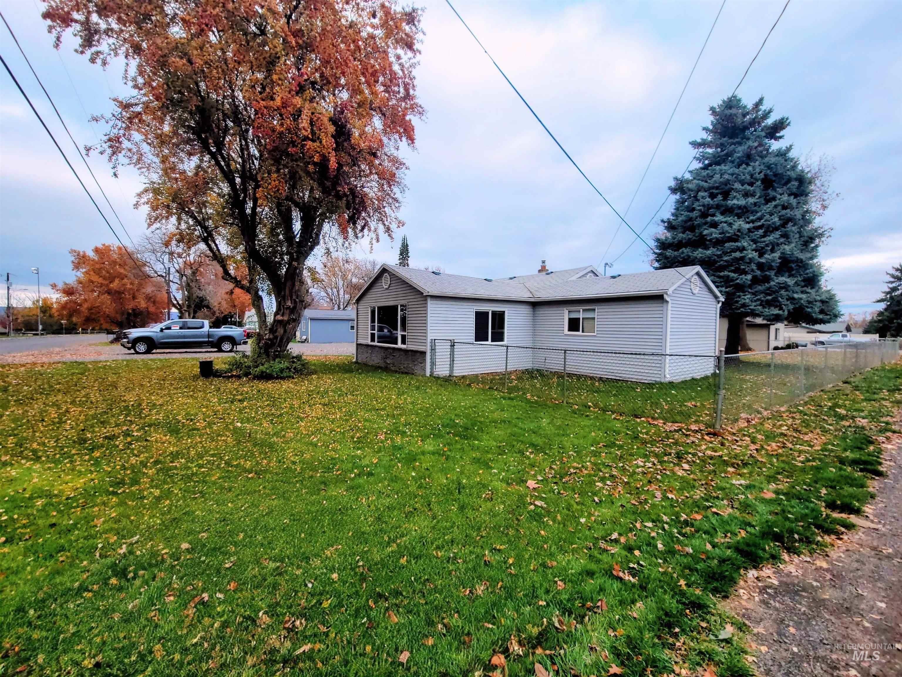 3719 16th St., Lewiston, Idaho 83501, 3 Bedrooms, 1 Bathroom, Residential For Sale, Price $399,000, 98967847