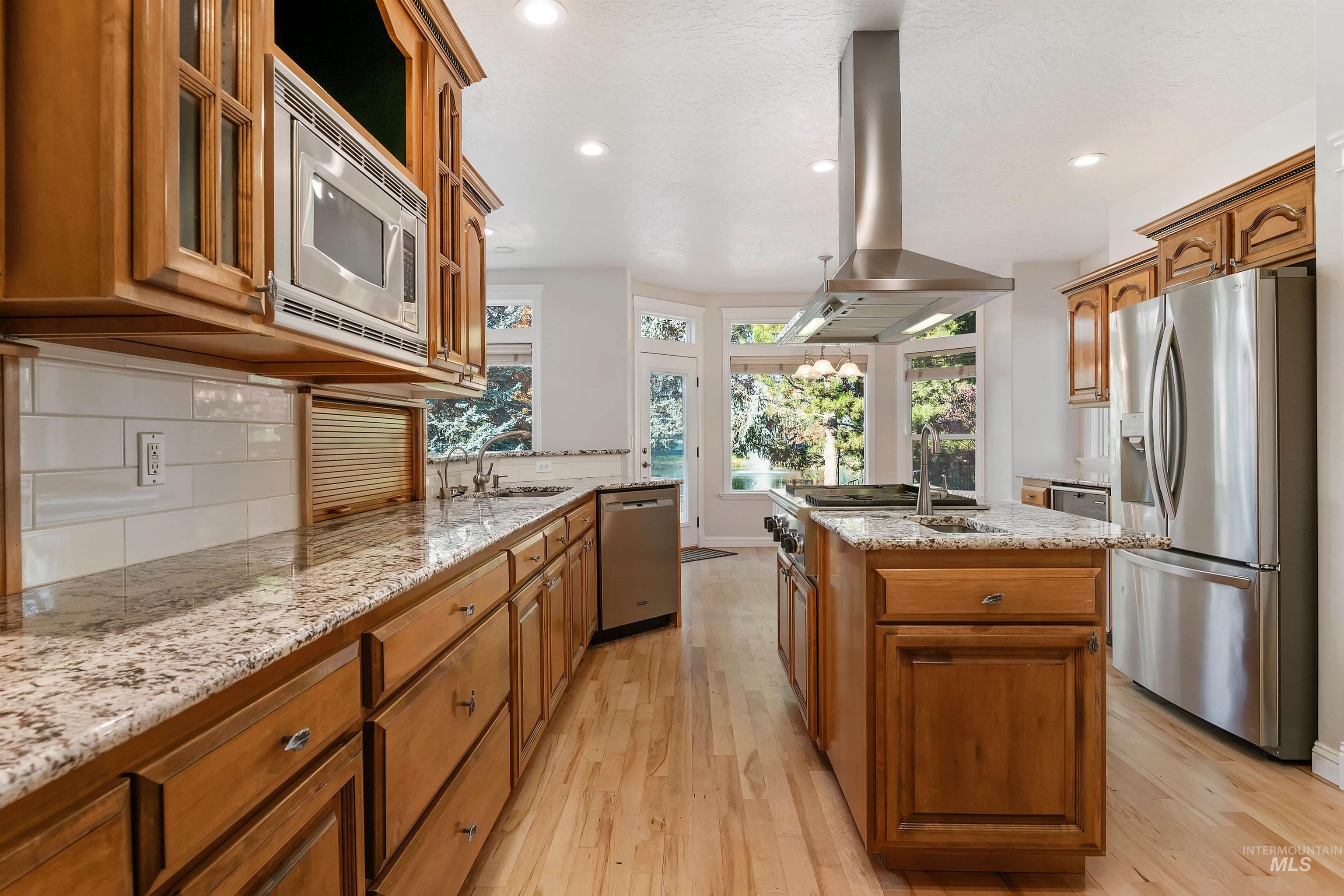 1574 S River Grove Way, Eagle, Idaho 83616, 5 Bedrooms, 3.5 Bathrooms, Residential For Sale, Price $1,020,000, 98967848