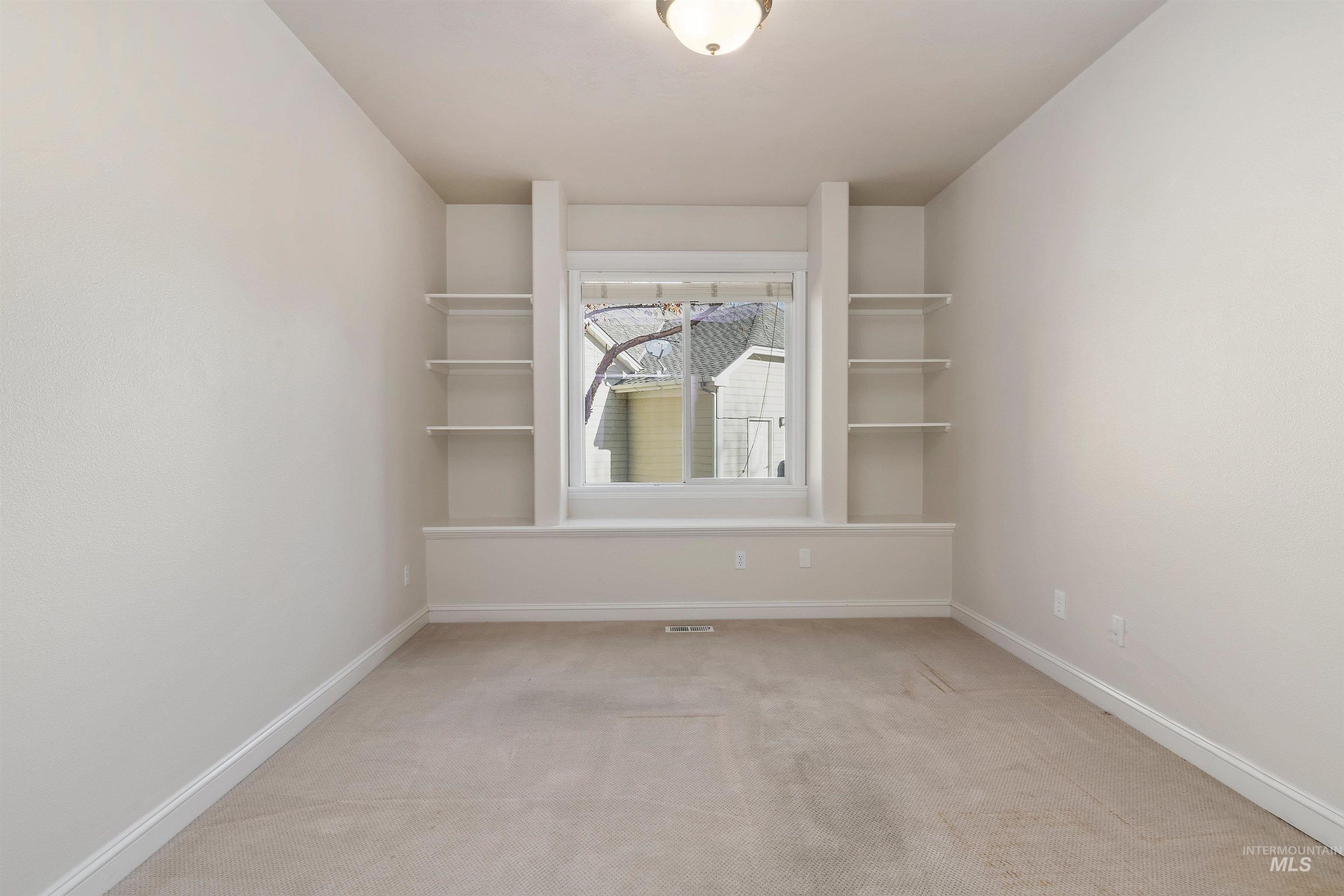 1574 S River Grove Way, Eagle, Idaho 83616, 5 Bedrooms, 3.5 Bathrooms, Residential For Sale, Price $1,020,000, 98967848