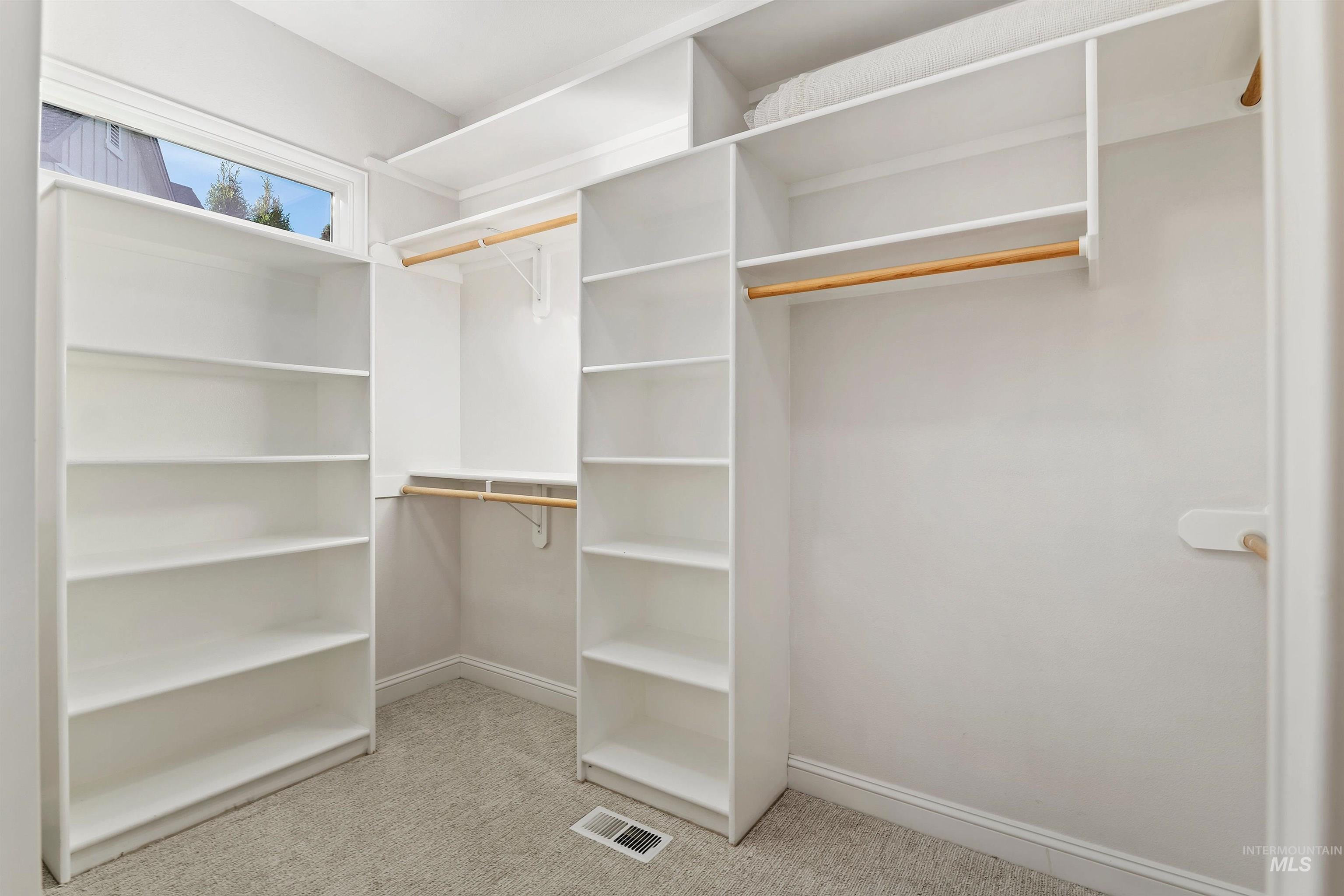 1574 S River Grove Way, Eagle, Idaho 83616, 5 Bedrooms, 3.5 Bathrooms, Residential For Sale, Price $1,020,000, 98967848