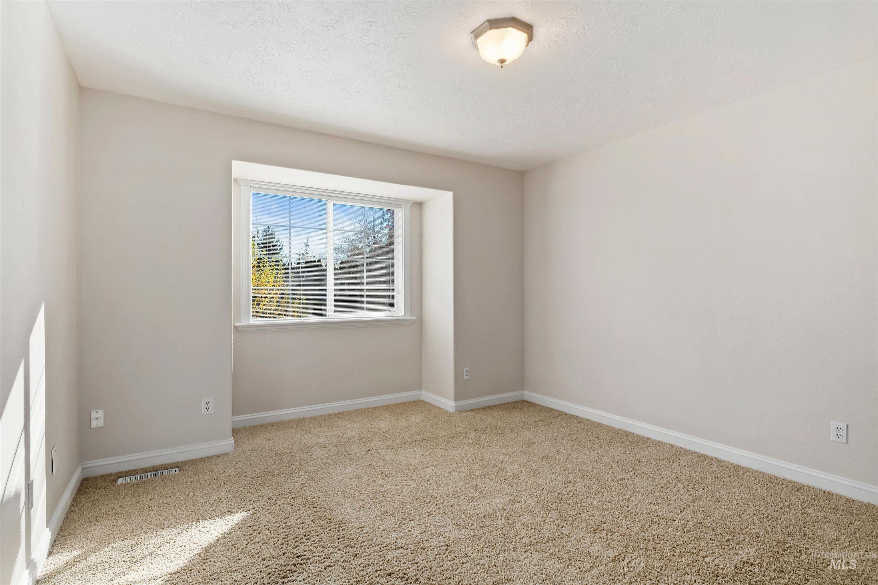 1574 S River Grove Way, Eagle, Idaho 83616, 5 Bedrooms, 3.5 Bathrooms, Residential For Sale, Price $1,020,000, 98967848