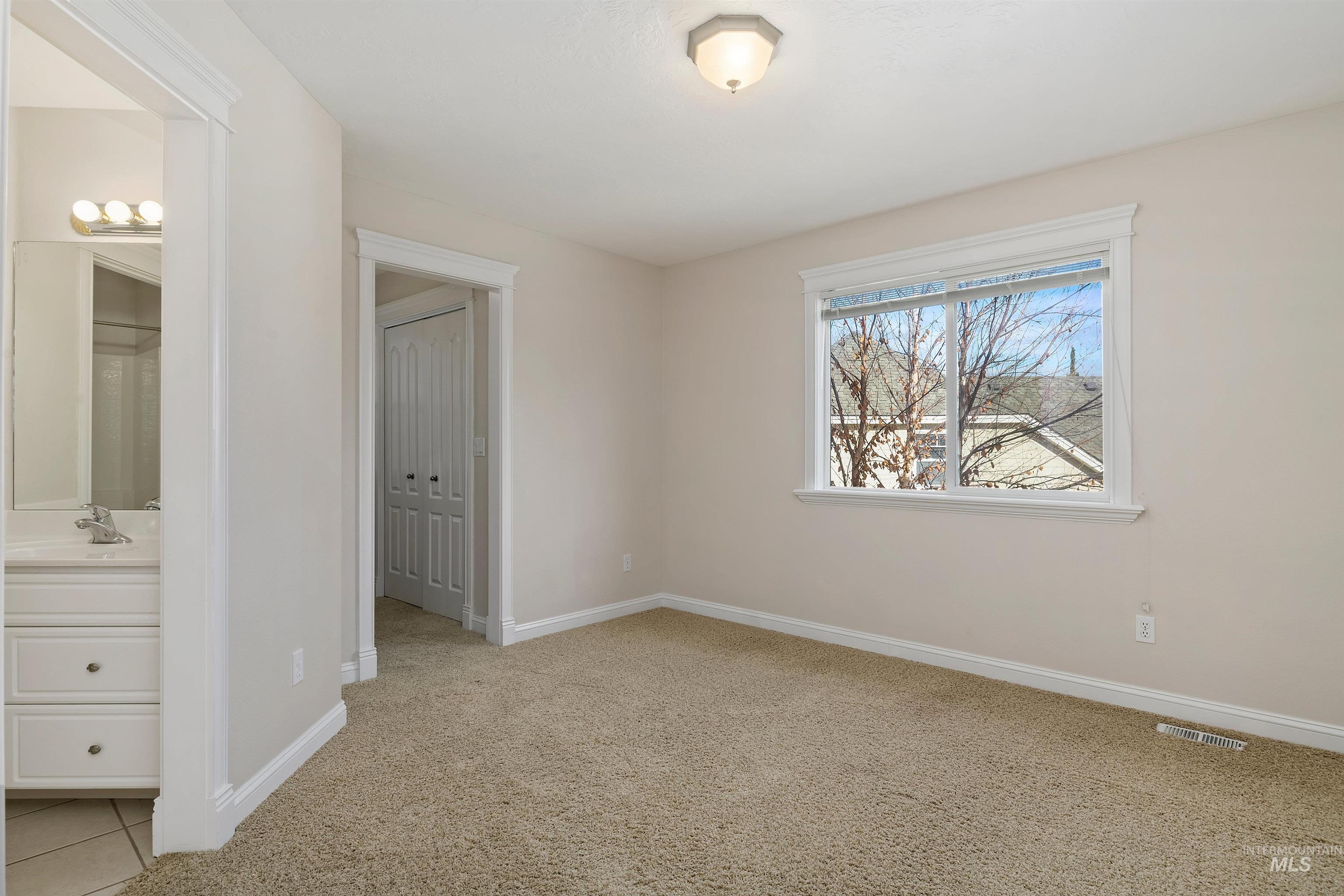 1574 S River Grove Way, Eagle, Idaho 83616, 5 Bedrooms, 3.5 Bathrooms, Residential For Sale, Price $1,020,000, 98967848