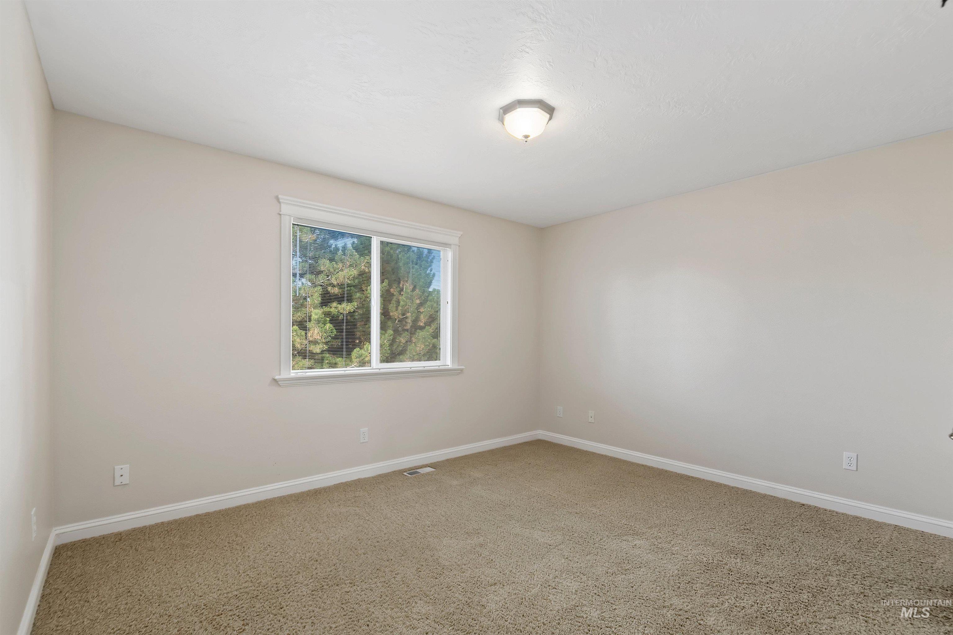 1574 S River Grove Way, Eagle, Idaho 83616, 5 Bedrooms, 3.5 Bathrooms, Residential For Sale, Price $1,020,000, 98967848