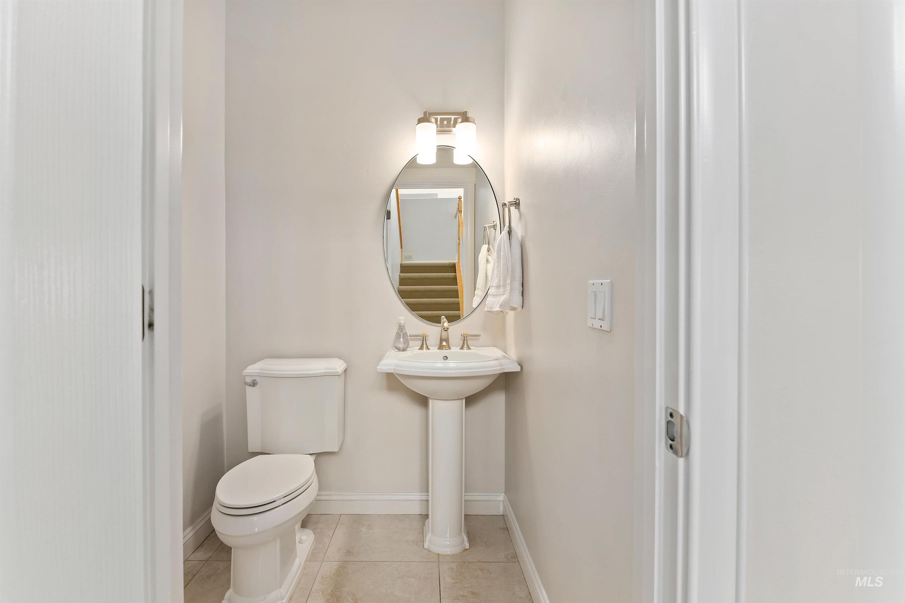 1574 S River Grove Way, Eagle, Idaho 83616, 5 Bedrooms, 3.5 Bathrooms, Residential For Sale, Price $1,020,000, 98967848