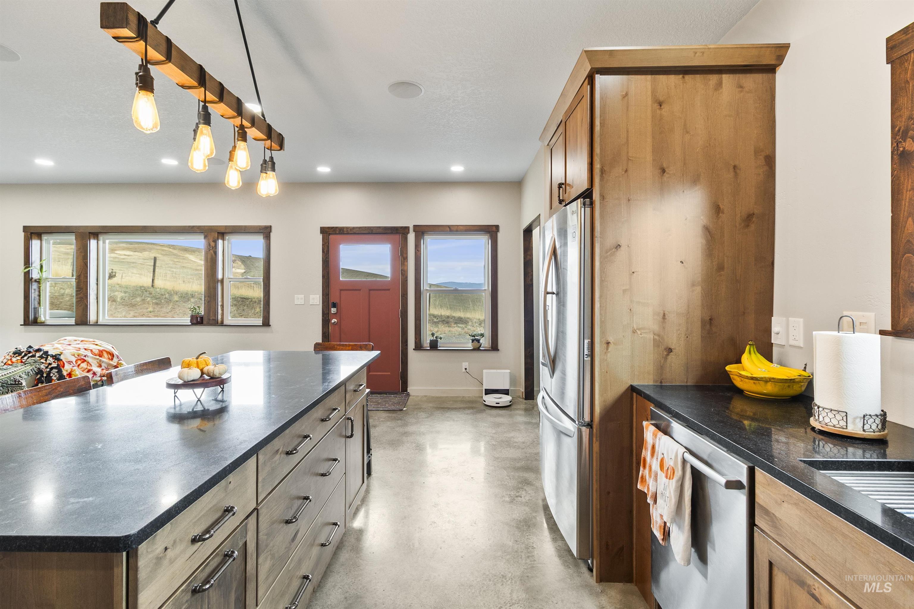 2943 Clyde Rd., Moscow, Idaho 83843, 2 Bedrooms, 1 Bathroom, Residential For Sale, Price $659,000, 98967854