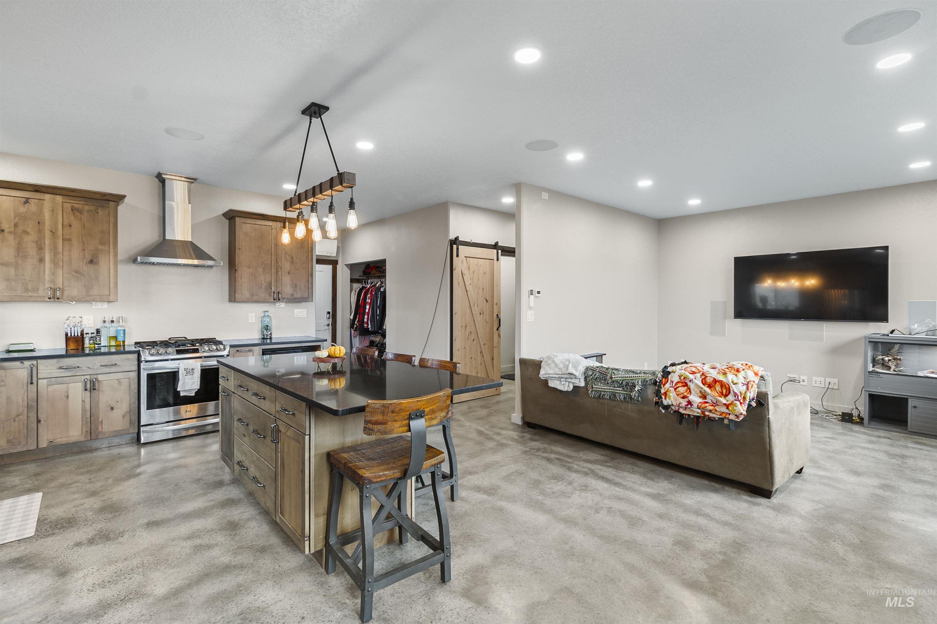 2943 Clyde Rd., Moscow, Idaho 83843, 2 Bedrooms, 1 Bathroom, Residential For Sale, Price $659,000, 98967854