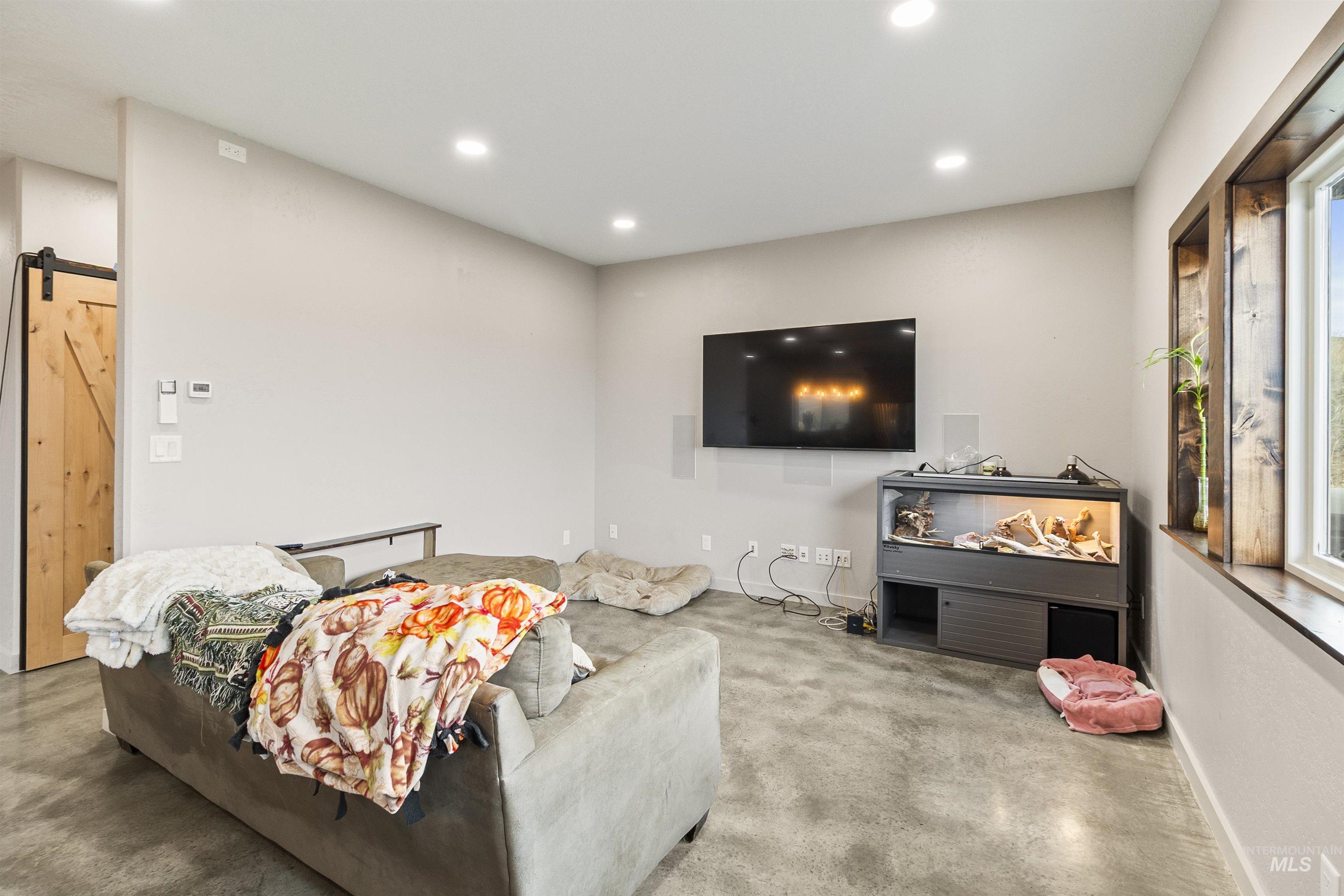 2943 Clyde Rd., Moscow, Idaho 83843, 2 Bedrooms, 1 Bathroom, Residential For Sale, Price $659,000, 98967854