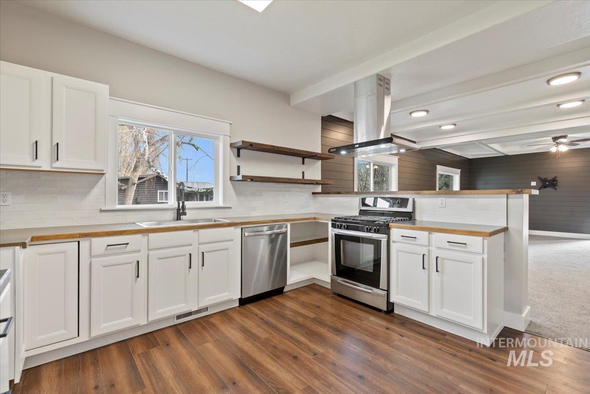 210 E Golden Gate Ave, Wilder, Idaho 83676, 2 Bedrooms, 1 Bathroom, Residential For Sale, Price $334,900, 98967860