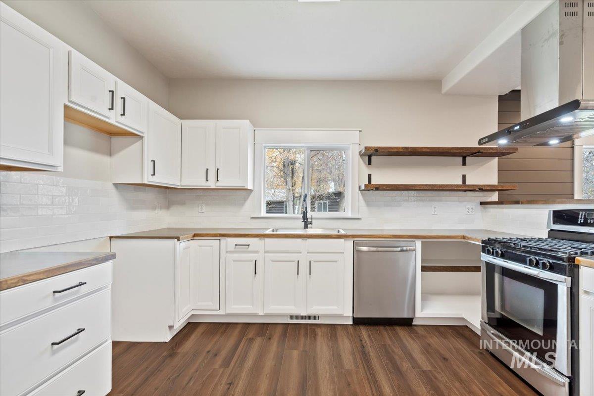 210 E Golden Gate Ave, Wilder, Idaho 83676, 2 Bedrooms, 1 Bathroom, Residential For Sale, Price $334,900, 98967860