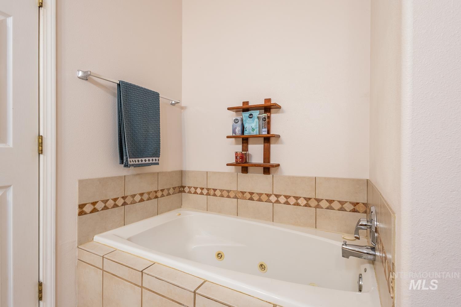 42 Hiatt Cir, Idaho City, Idaho 83631, 3 Bedrooms, 2.5 Bathrooms, Residential For Sale, Price $439,900, 98967869