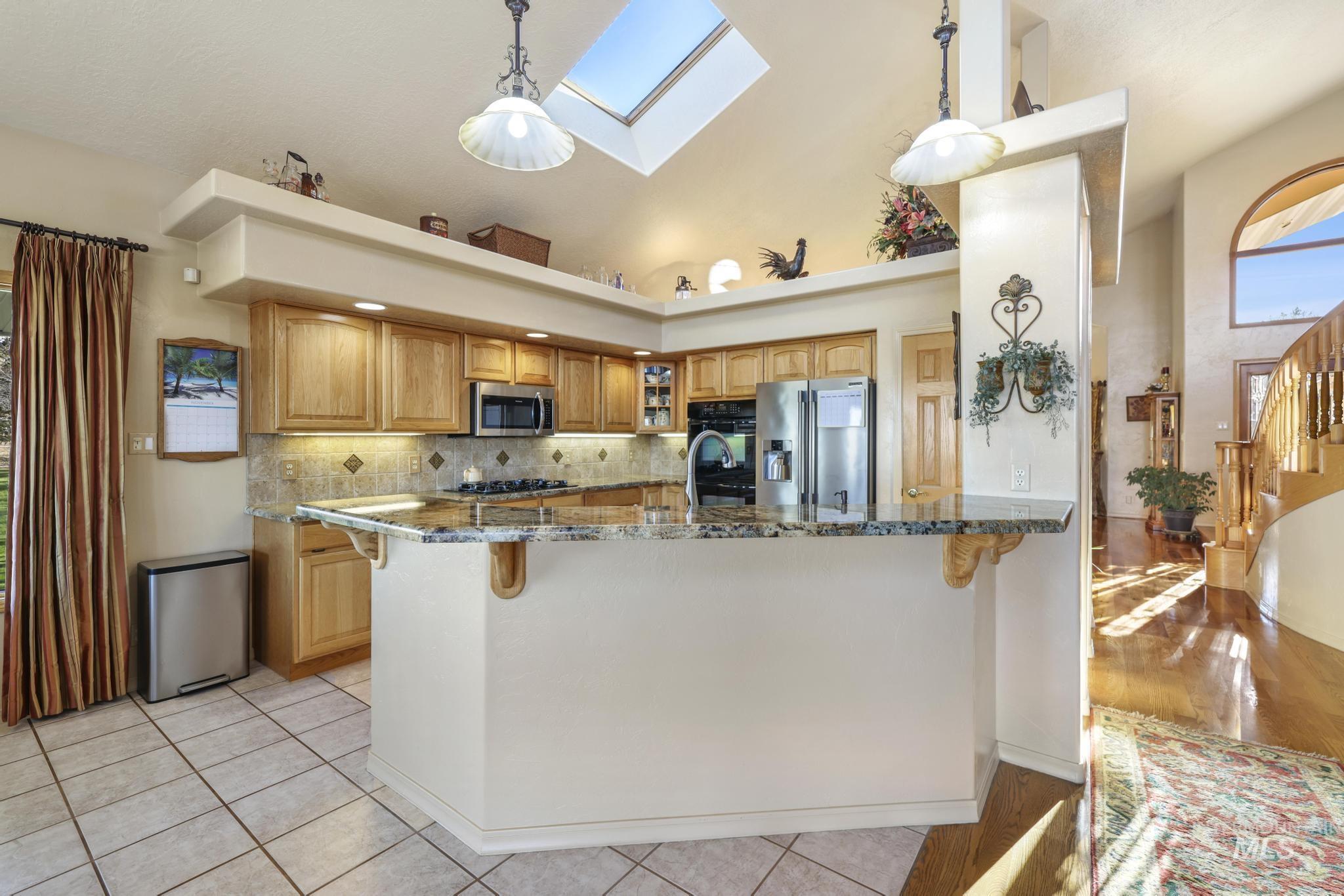 2224 E 4400 N, Filer, Idaho 83328, 4 Bedrooms, 3.5 Bathrooms, Residential For Sale, Price $1,450,000, 98967876