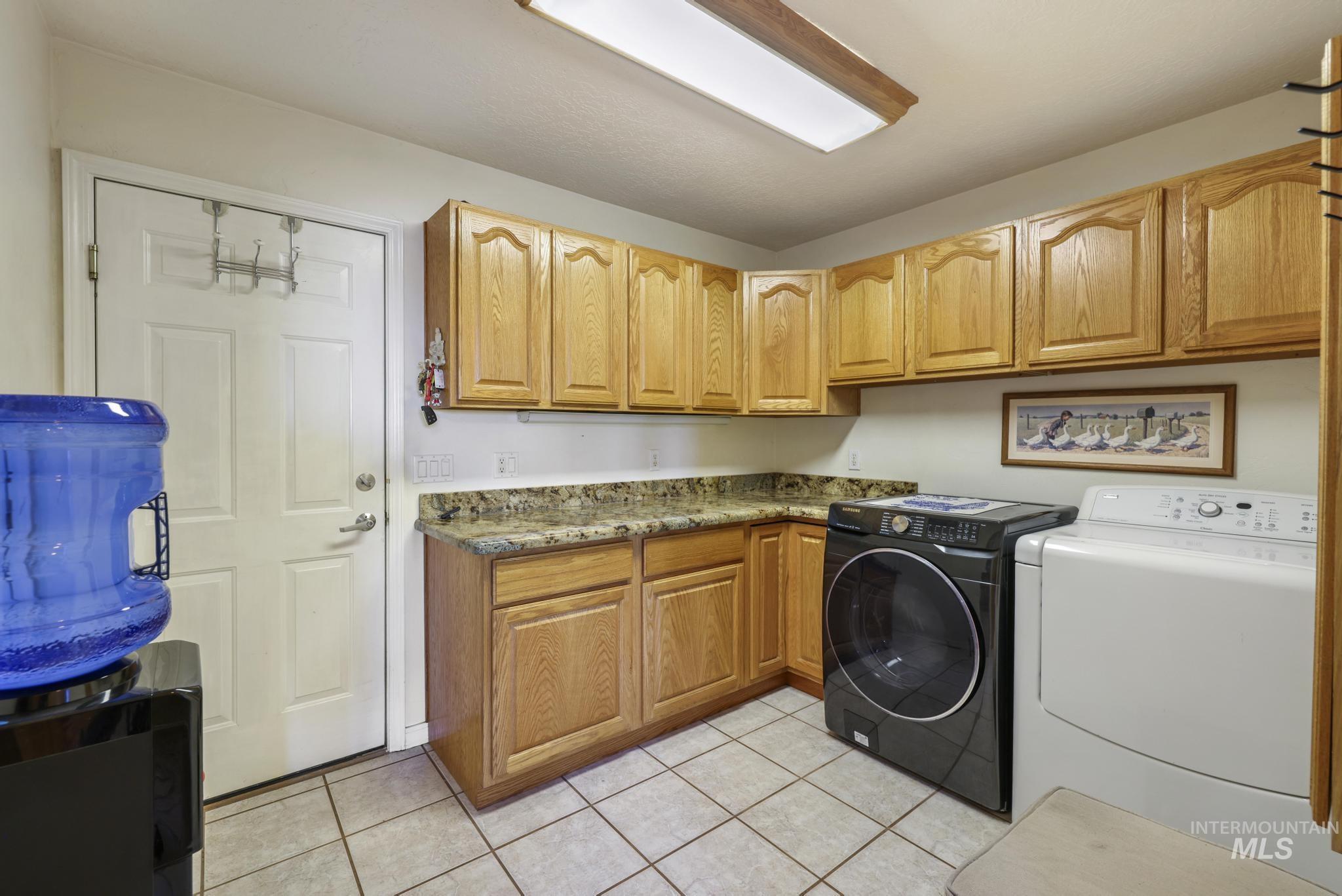 2224 E 4400 N, Filer, Idaho 83328, 4 Bedrooms, 3.5 Bathrooms, Residential For Sale, Price $1,450,000, 98967876