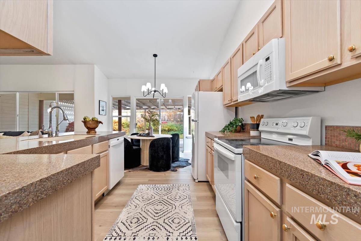 6460 S Lodgepole Pl, Boise, Idaho 83716, 3 Bedrooms, 2 Bathrooms, Residential For Sale, Price $619,900, 98967879