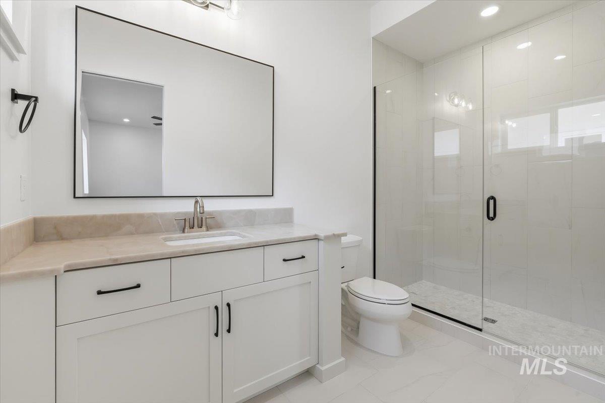 1975 W Pond Stone, Meridian, Idaho 83646, 4 Bedrooms, 3 Bathrooms, Residential For Sale, Price $818,800, 98967880