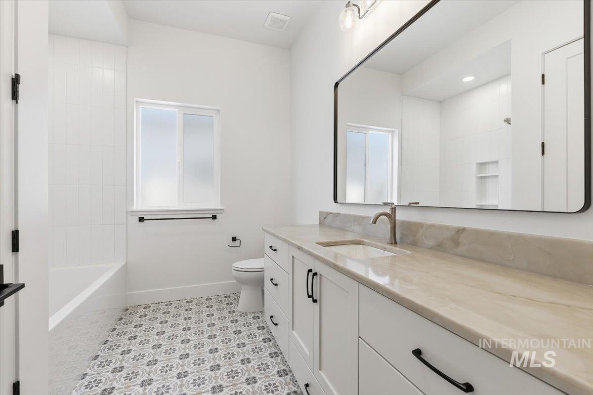 1975 W Pond Stone, Meridian, Idaho 83646, 4 Bedrooms, 3 Bathrooms, Residential For Sale, Price $818,800, 98967880