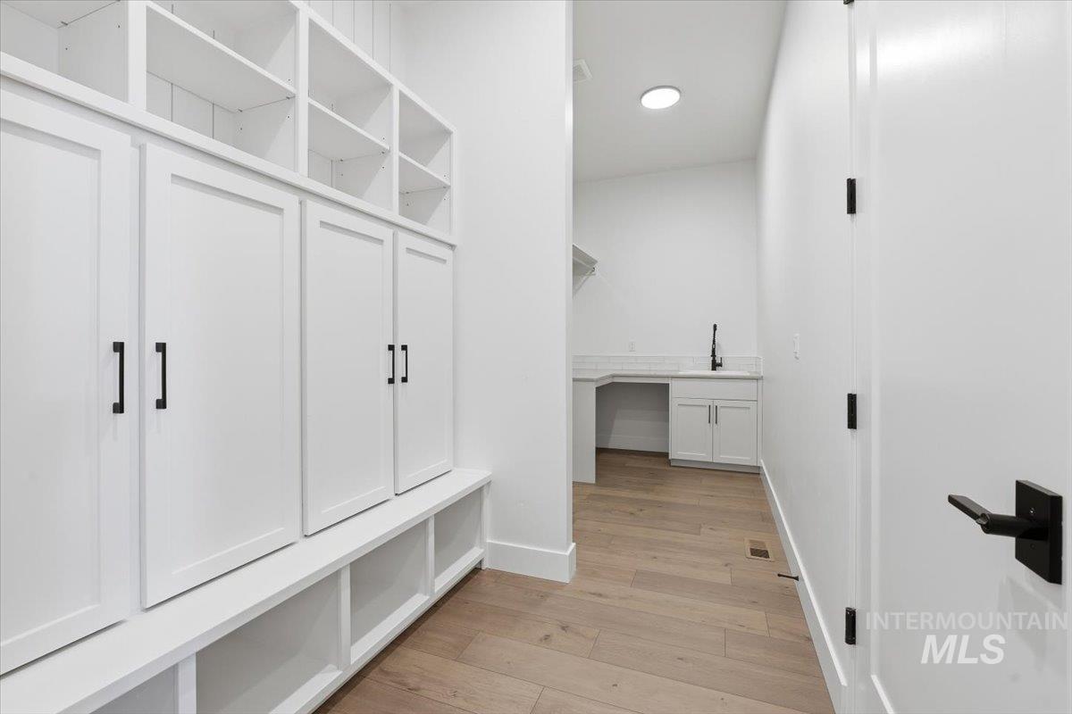 1975 W Pond Stone, Meridian, Idaho 83646, 4 Bedrooms, 3 Bathrooms, Residential For Sale, Price $818,800, 98967880