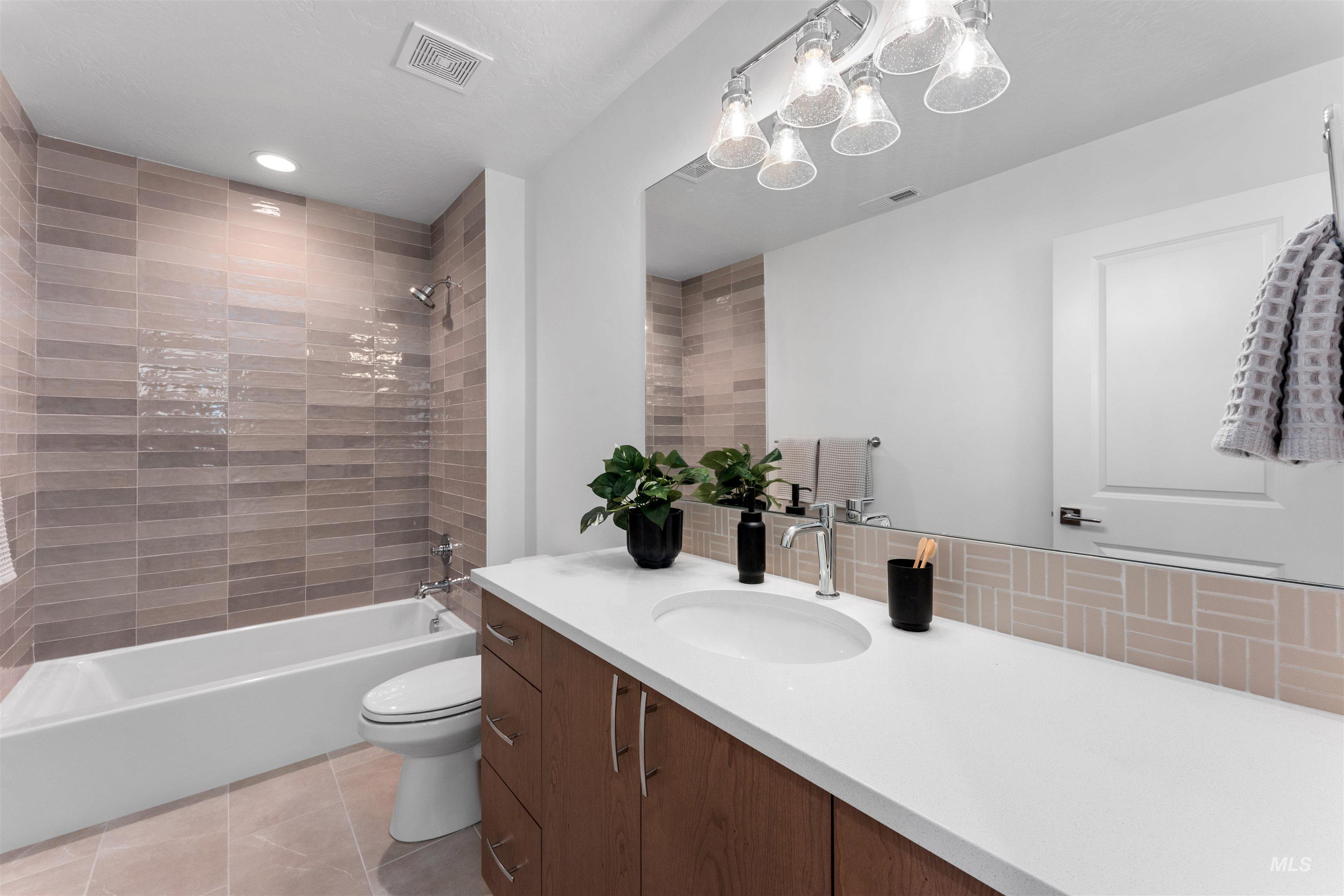 3544 W Anderson St, Boise, Idaho 83703, 3 Bedrooms, 2.5 Bathrooms, Residential Income For Sale, Price $639,900, 98967886