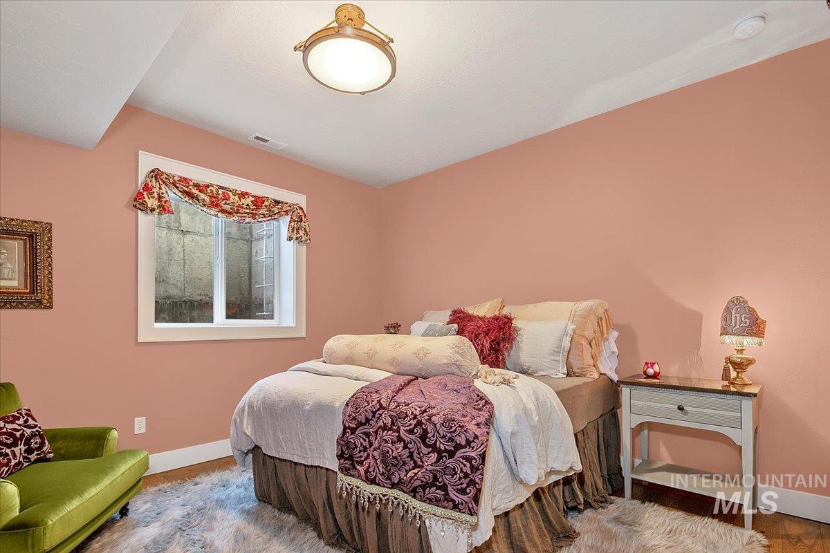 1544 S Trent Point Way, Boise, Idaho 83712, 3 Bedrooms, 2.5 Bathrooms, Residential For Sale, Price $1,399,000, 98967894