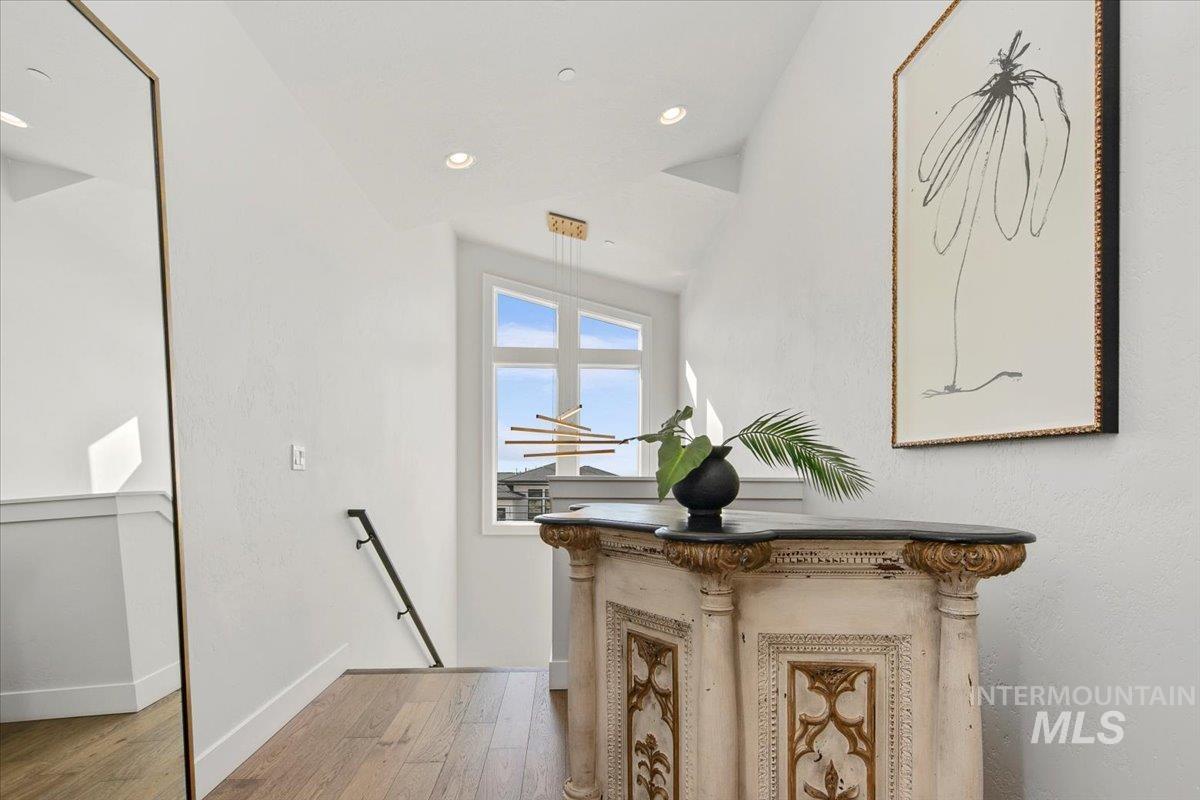 1544 S Trent Point Way, Boise, Idaho 83712, 3 Bedrooms, 2.5 Bathrooms, Residential For Sale, Price $1,399,000, 98967894