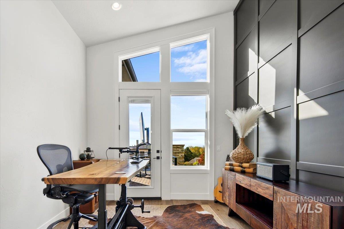 1544 S Trent Point Way, Boise, Idaho 83712, 3 Bedrooms, 2.5 Bathrooms, Residential For Sale, Price $1,399,000, 98967894