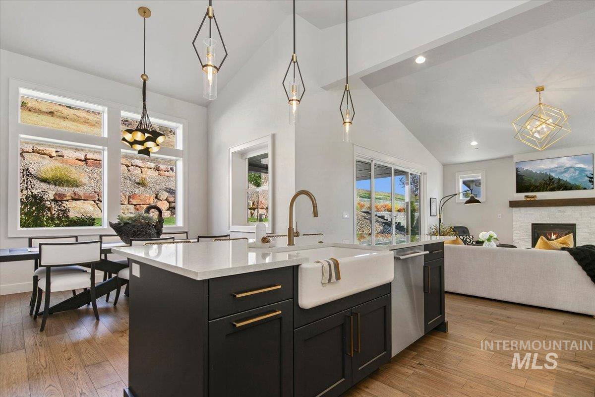 1544 S Trent Point Way, Boise, Idaho 83712, 3 Bedrooms, 2.5 Bathrooms, Residential For Sale, Price $1,399,000, 98967894