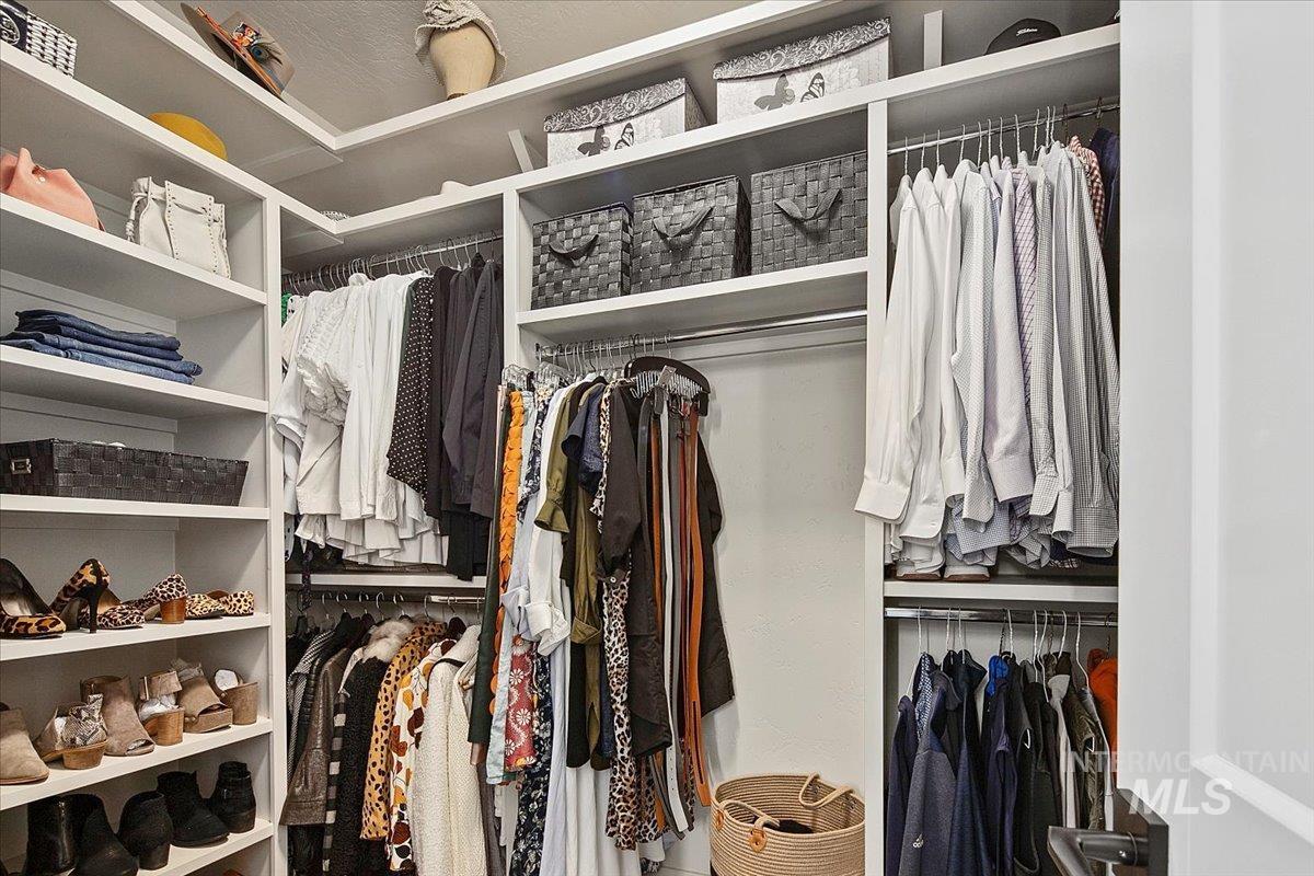 1544 S Trent Point Way, Boise, Idaho 83712, 3 Bedrooms, 2.5 Bathrooms, Residential For Sale, Price $1,399,000, 98967894