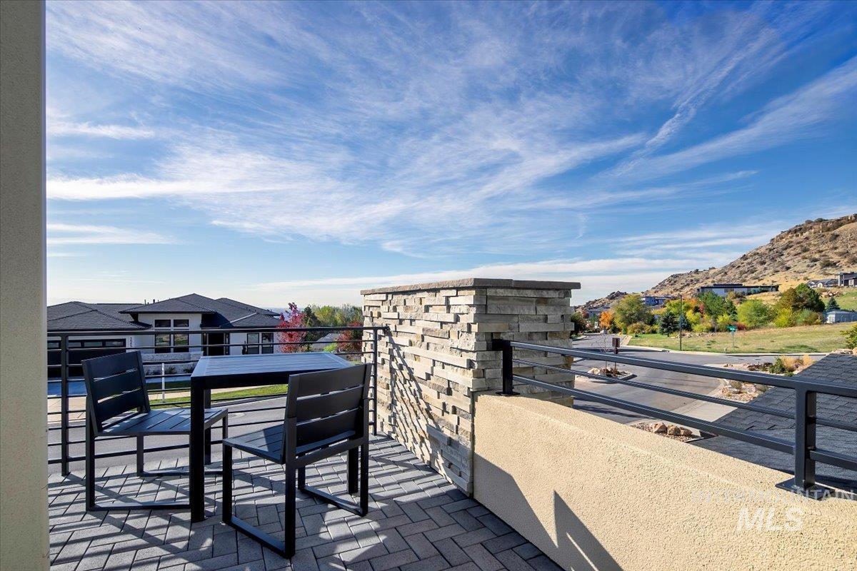 1544 S Trent Point Way, Boise, Idaho 83712, 3 Bedrooms, 2.5 Bathrooms, Residential For Sale, Price $1,399,000, 98967894