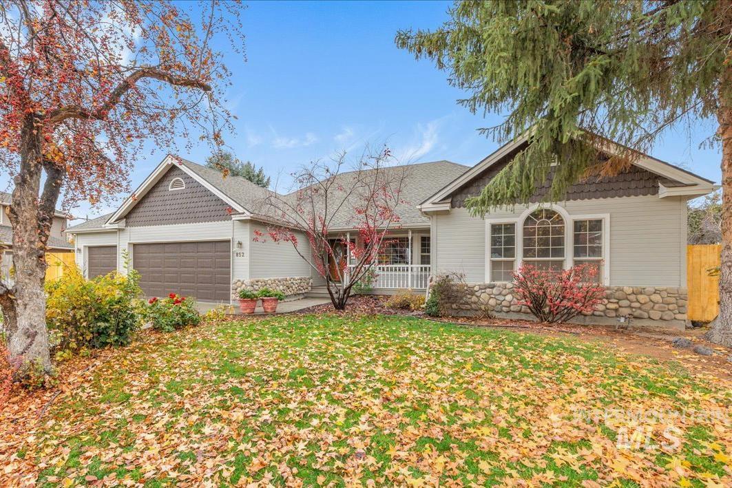 852 N Player Ave, Eagle, Idaho 83616-5281, 3 Bedrooms, 2 Bathrooms, Residential For Sale, Price $489,900, 98967905