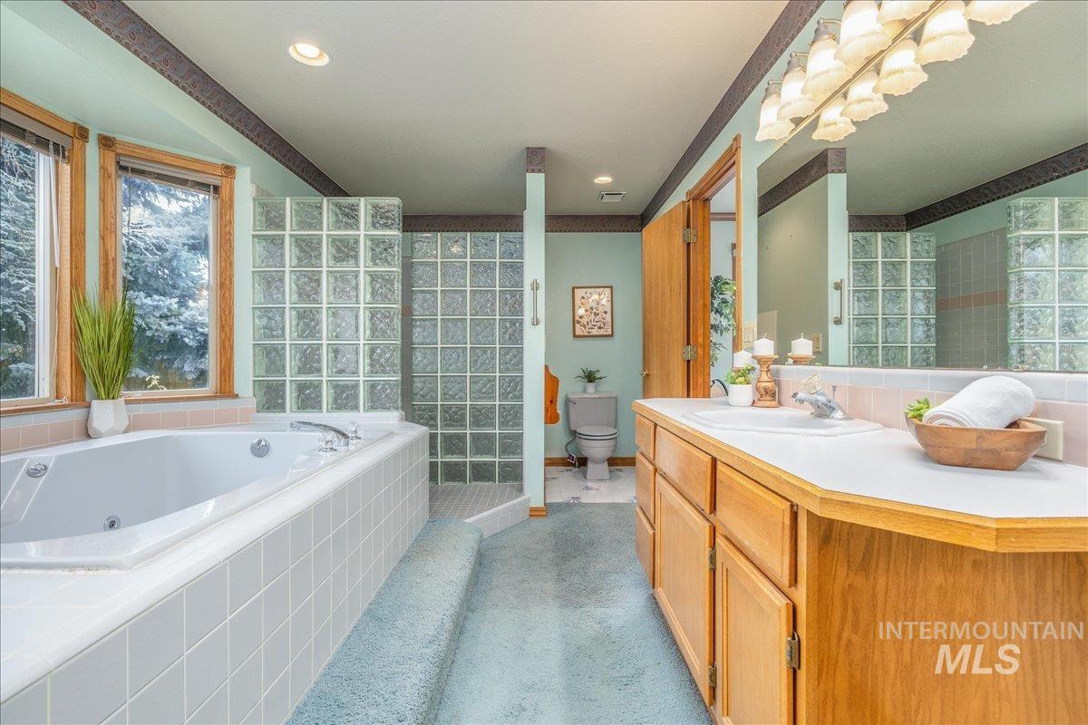 852 N Player Ave, Eagle, Idaho 83616-5281, 3 Bedrooms, 2 Bathrooms, Residential For Sale, Price $489,900, 98967905