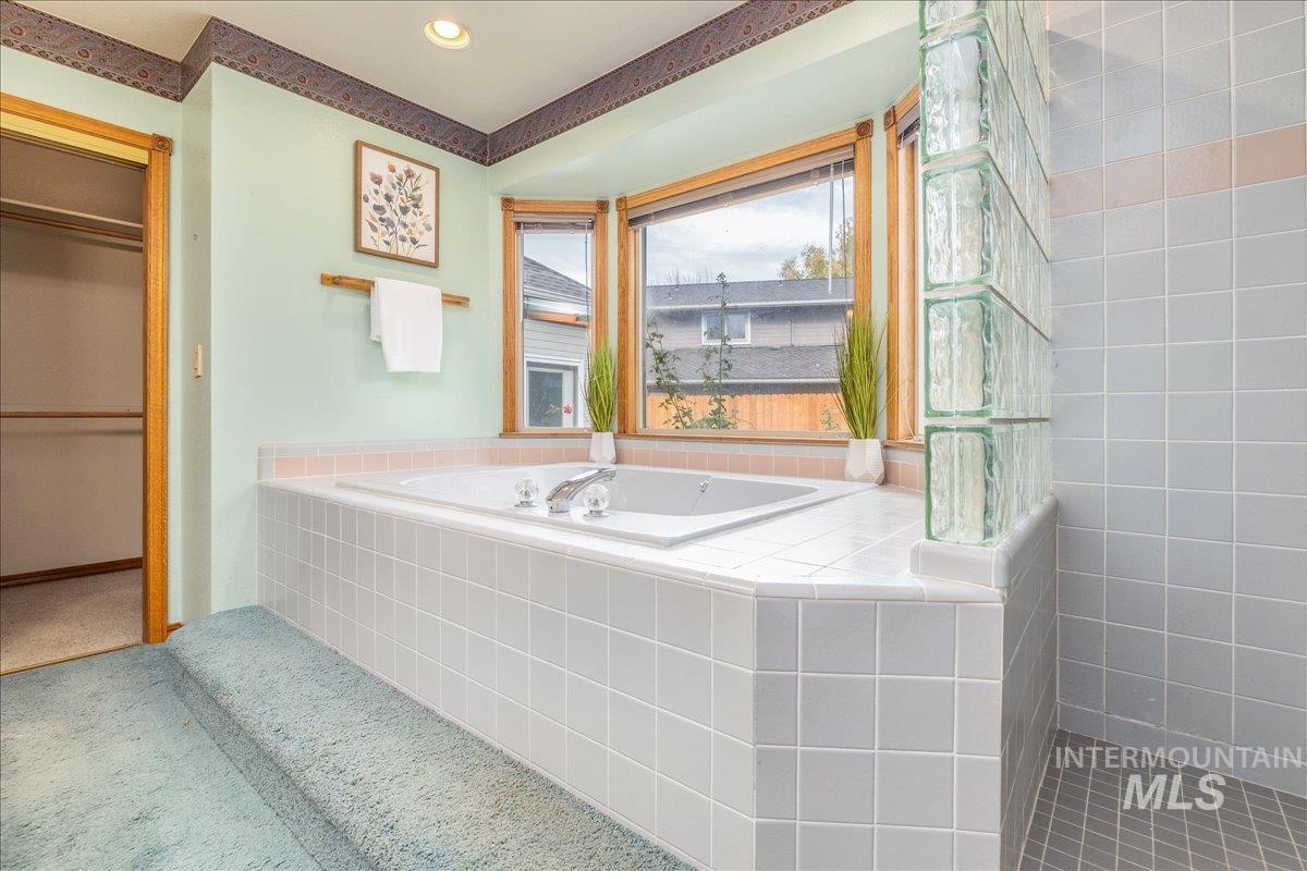 852 N Player Ave, Eagle, Idaho 83616-5281, 3 Bedrooms, 2 Bathrooms, Residential For Sale, Price $489,900, 98967905