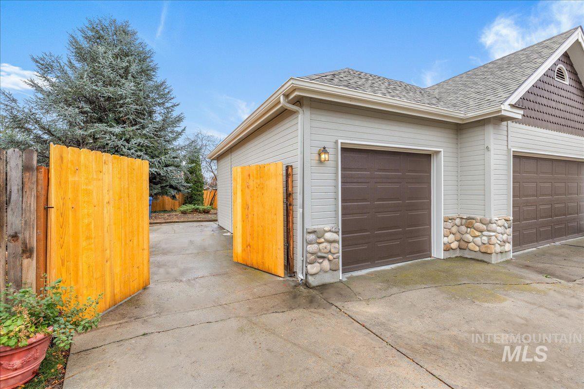 852 N Player Ave, Eagle, Idaho 83616-5281, 3 Bedrooms, 2 Bathrooms, Residential For Sale, Price $489,900, 98967905